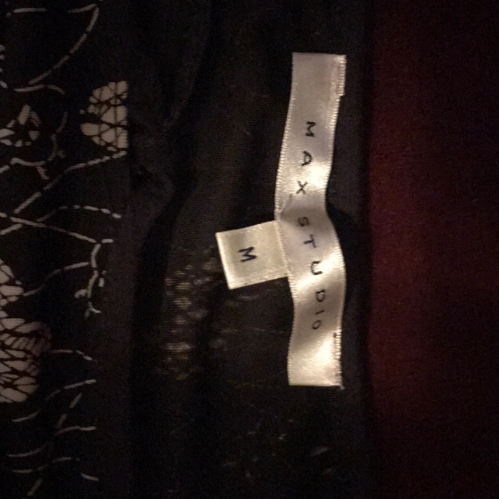 Max Studio Size M just below the knee skirt